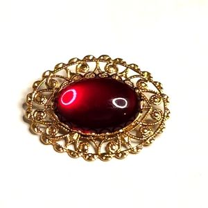 Victorian Style Ornate Gold Tone Brooch Pin Red Glass Cabochon Jelly Center